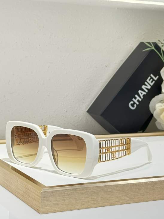 Picture of Chanel Sunglasses _SKUfw79615404fw